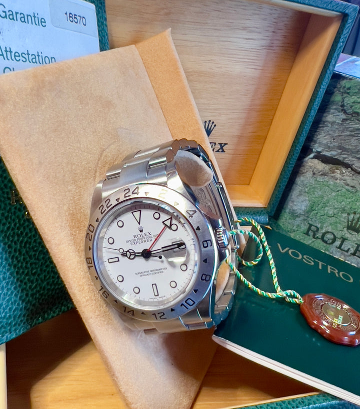 Rolex Explorer II 16570 | 2004 | ITA | NO HOLES