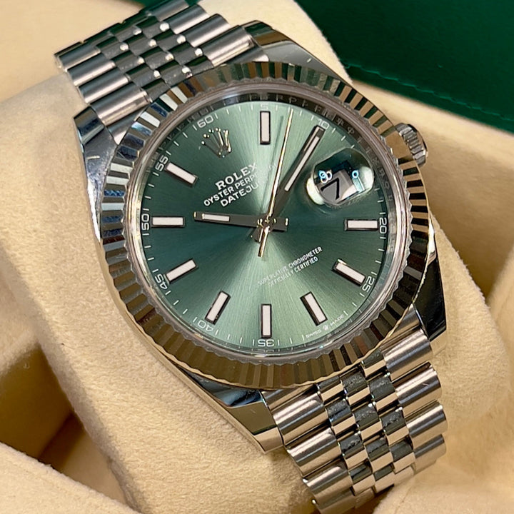 Rolex Datejust 41 126334 | 2023 | LIKE NEW | GREEN