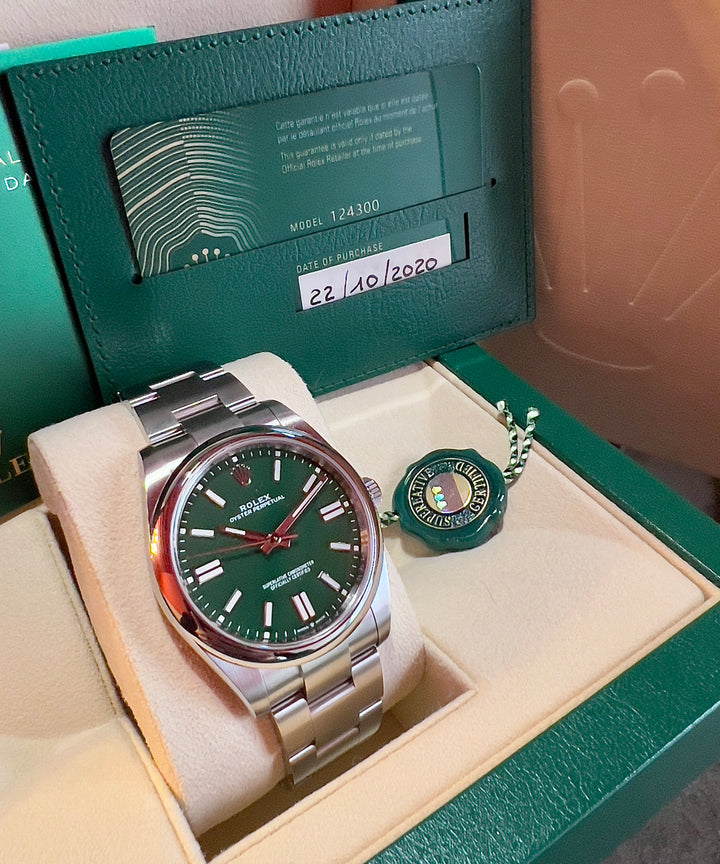 Rolex Oyster Perpetual 41 124300 | NEW 2020 | GREEN