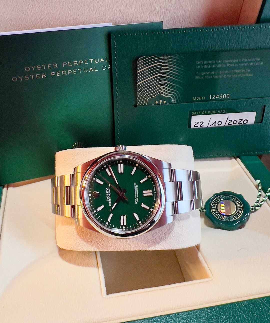 Rolex Oyster Perpetual 41 124300 | NEW 2020 | GREEN