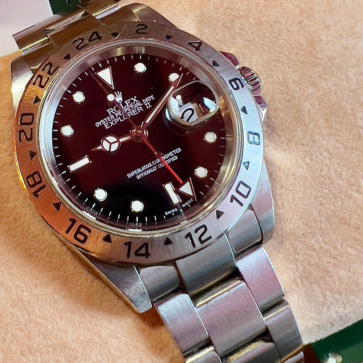 Rolex Explorer II 16570 | 2005 | NO HOLES